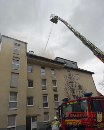 Dachstuhlbrand in Recklinghausen-König Ludwig: Wohnhaus unbewohnbar
