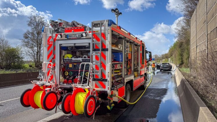 PKW-Brand auf der A66 bei Langenselbold: Range Rover in Flammen