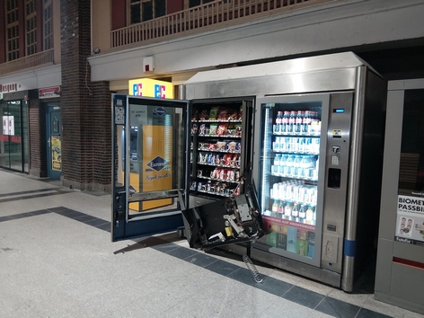 Naschereien und Bargeld entwendet: Kurioser Einbruch im Flensburger Bahnhof