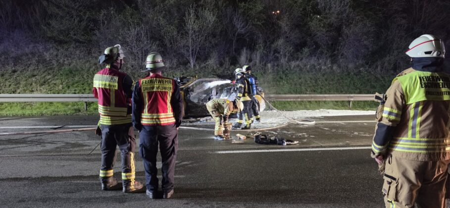 Fahrzeugbrand auf der A4: Lamborghini Urus brennt vollständig aus