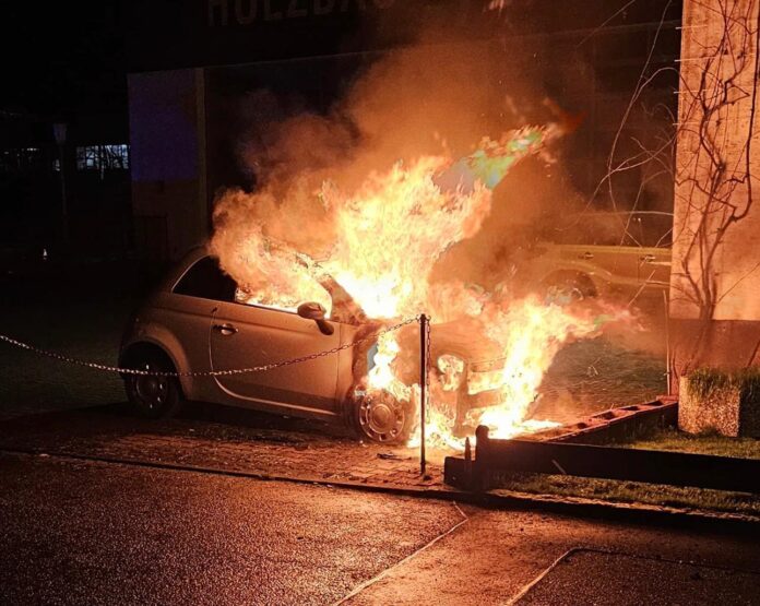 Fahrzeugbrand in Ober-Abtsteinach: Kriminalpolizei sucht Zeugen