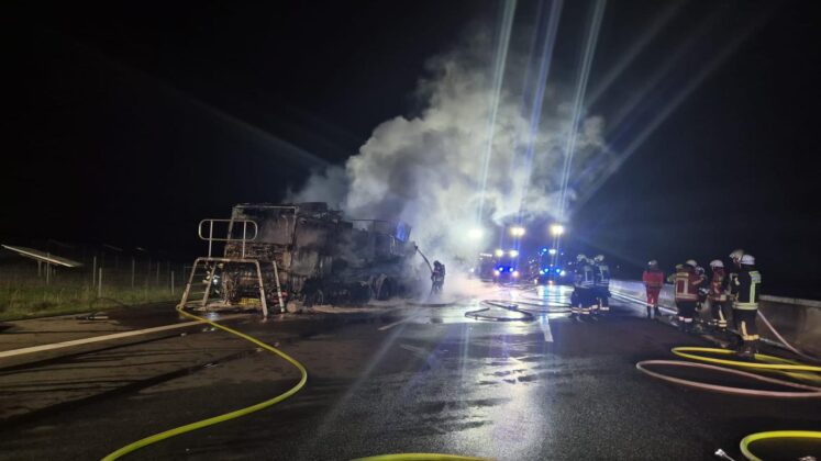 Lkw-Brand auf der A3 bei Triefenstein: 60-Tonner geht in Flammen auf