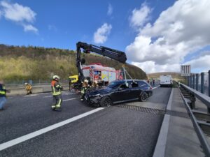 Brand einer Kfz-Werkstatt in Essen: Werkstattbesitzer schwer verletzt