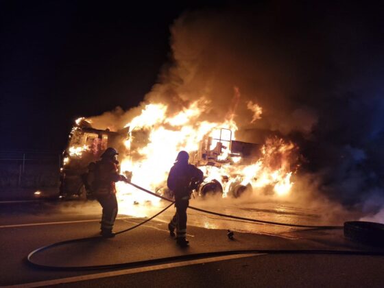 Lkw-Brand auf der A3 bei Triefenstein: 60-Tonner geht in Flammen auf