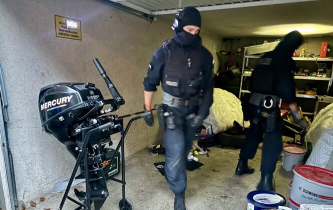 Schleusernetzwerk in Nordrhein-Westfalen: Bundesweiter Schlag gegen Boots-Schmuggler