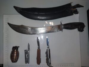 Feuerwehr verhindert Katastrophe: Brand in Heisterbacherrott droht auf Wohnhaus überzugreifen