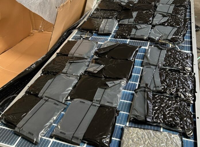 Rauschgiftschmuggel am Frankfurter Flughafen: 654 kg Marihuana entdeckt