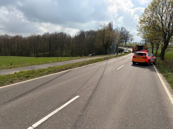 Unfall in Hennef-Söven: Pkw rast 100 Meter über Wiese