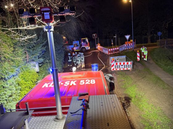 Garagenbrand in Kalkar: Feuerwehr verhindert Übergreifen auf Wohnhaus