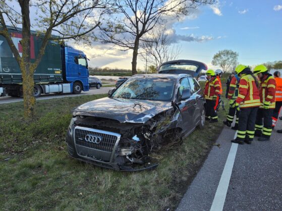 Unfall bei Graben-Neudorf: Achsbruch führt zu schwerer Kollision