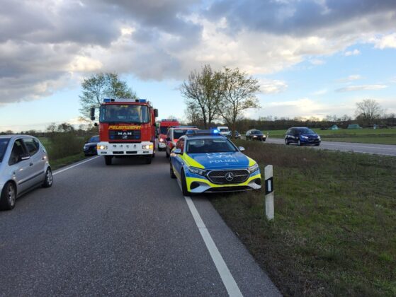 Unfall bei Graben-Neudorf: Achsbruch führt zu schwerer Kollision