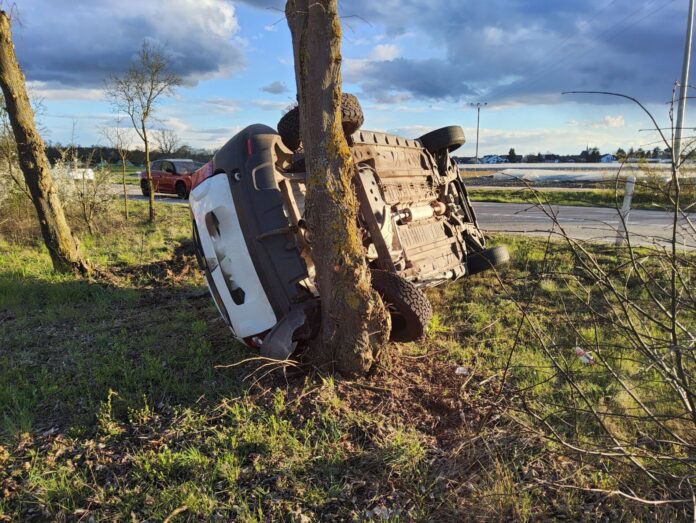Unfall bei Graben-Neudorf: Achsbruch führt zu schwerer Kollision