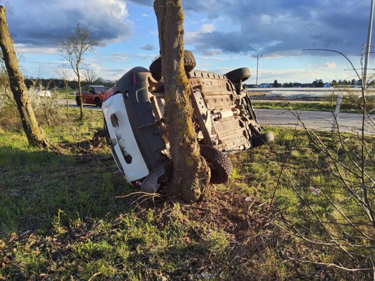 Unfall bei Graben-Neudorf: Achsbruch führt zu schwerer Kollision