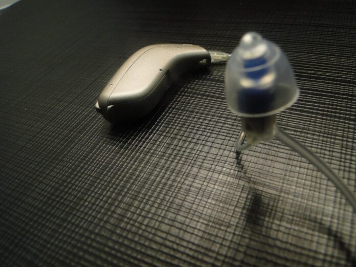 Hörgeräte für lärmbelastete Arbeitsplätze: Inklusion durch Technik