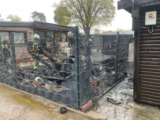 Brand am Entenfang in Mülheim: Cobra-Löschsystem im Einsatz