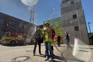 Höhenretter der Feuerwehr Frankfurt: Training am Skyper Hochhaus