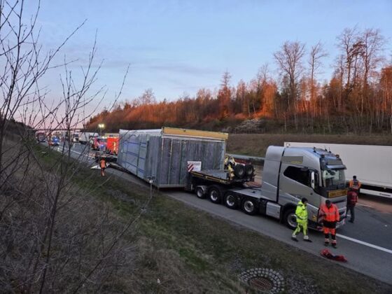 Lkw-Unglück auf der A9 bei Dittersdorf: Tödliche Kollision am Morgen