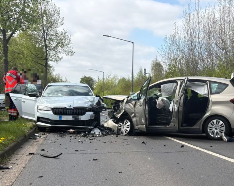 Unfall in Buxtehude auf der Stader Straße: Sechs Personen verletzt