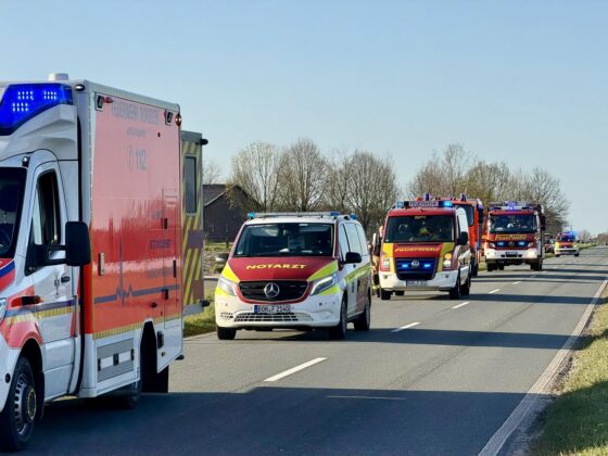 Unfall auf der Rhader Straße in Marbeck: Frontalkollision fordert vier Verletzte