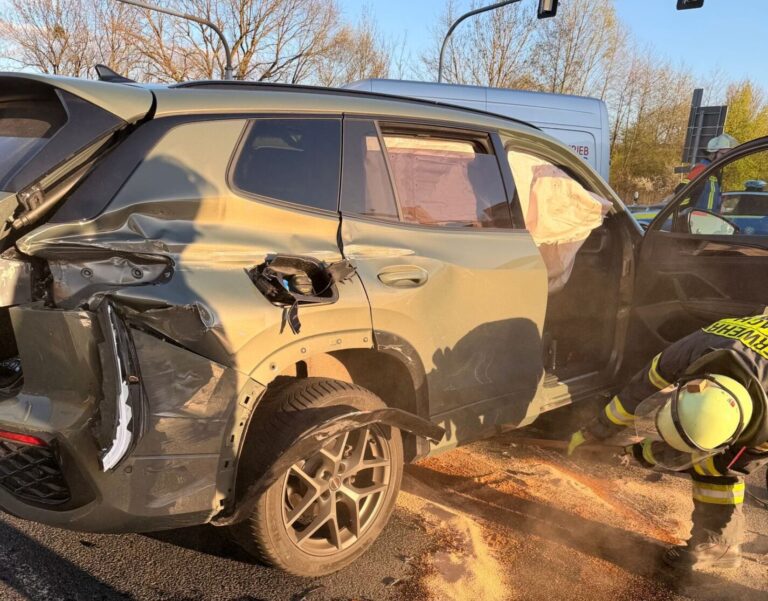 Unfall in Hösbach an der Stachus-Kreuzung