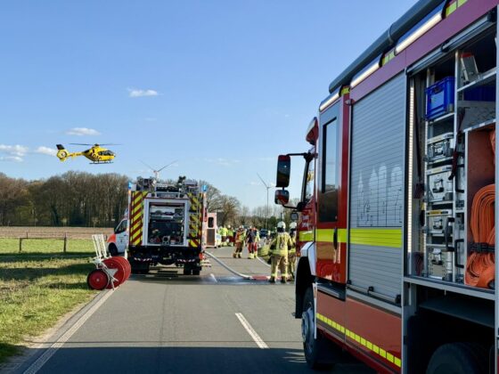 Unfall auf der Rhader Straße in Marbeck: Frontalkollision fordert vier Verletzte