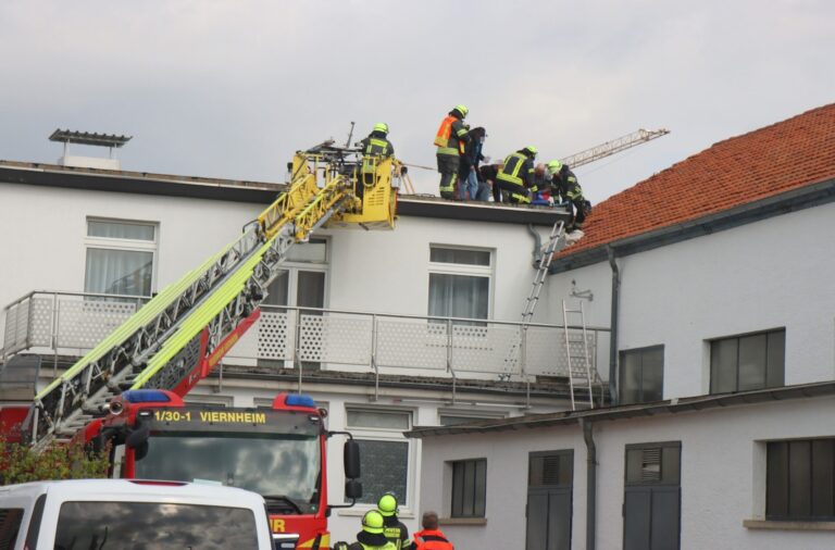 Rettungsaktion in Viernheim: Vermisster 63-Jähriger auf Dach gefunden