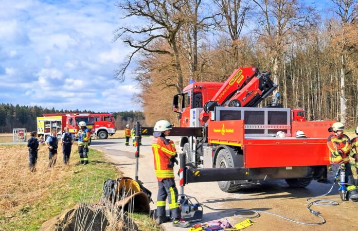 Großtierrettung in Stockach: Pferd in Wasserbecken verunglückt