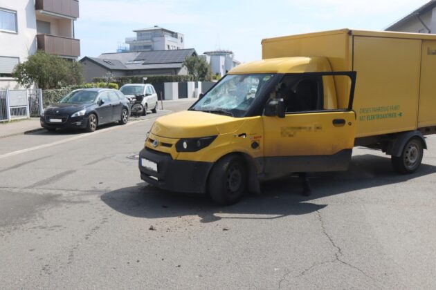 Unfall in der Max-Planck-Straße in Viernheim: Postauto übersieht Radfahrer