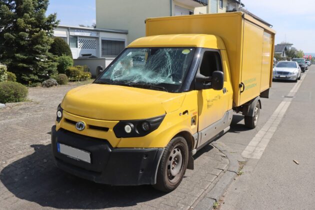 Unfall in der Max-Planck-Straße in Viernheim: Postauto übersieht Radfahrer