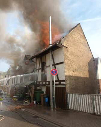 Gebäudebrand in Waldwimmersbach: 92-Jährige stirbt in Flammen