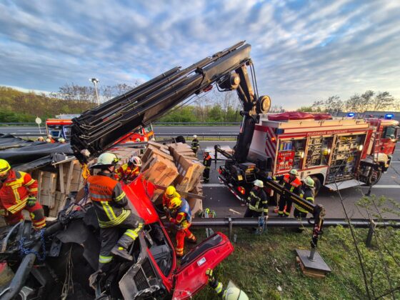 Unfall auf der BAB 3 bei Aschaffenburg: Lkw-Fahrer stirbt nach Kollision