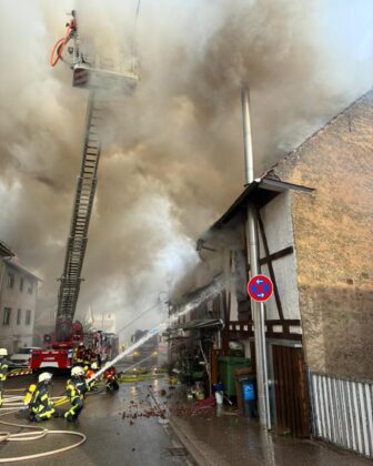Gebäudebrand in Waldwimmersbach: 92-Jährige stirbt in Flammen