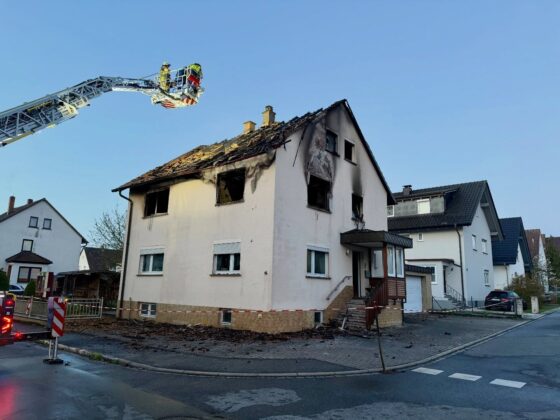 Hausbrand in Sonnefeld: 72-jähriger Bewohner in Lebensgefahr