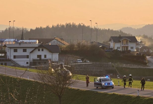 Unfall auf der L573 bei Mönchdorf: Schwerverletzter nach Zusammenstoß mit Mauer