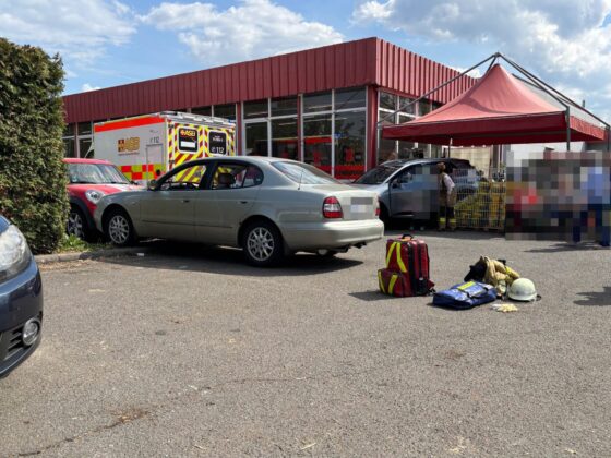 Unfall in Alzenau auf Parkplatz: Drei Pkw kollidieren heftig