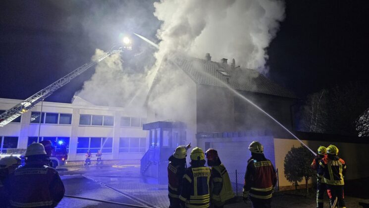 Hausbrand in Sonnefeld: 72-jähriger Bewohner in Lebensgefahr