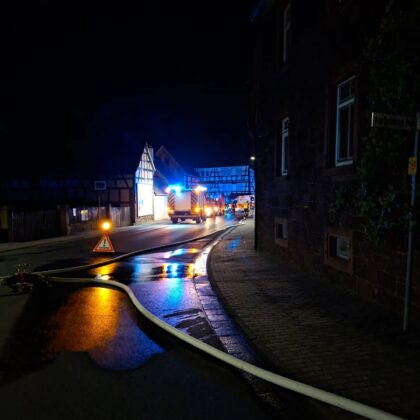Garagenbrand in Himbach: Unterstand brennt in voller Ausdehnung