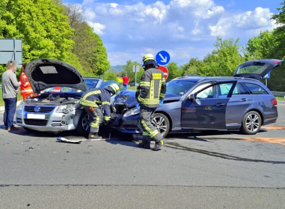 Unfall in Viernheim: Drei Verletzte nach Stoppschild-Fehler