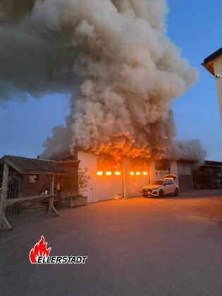 Industriebrand in Ellerstadt: Garagenkomplex in Vollbrand