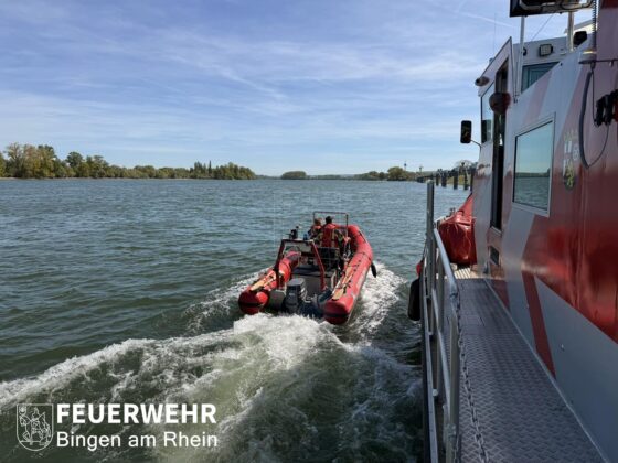 Schiffsunfall auf dem Rhein bei Bingen: Tanker mit Gefahrgut havariert