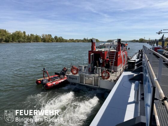 Schiffsunfall auf dem Rhein bei Bingen: Tanker mit Gefahrgut havariert