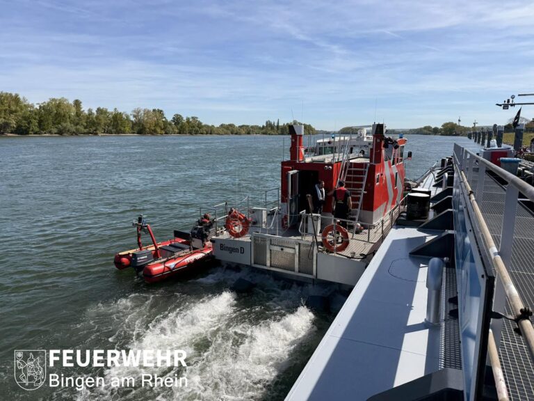 Schiffsunfall auf dem Rhein bei Bingen: Tanker mit Gefahrgut havariert