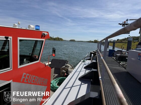 Schiffsunfall auf dem Rhein bei Bingen: Tanker mit Gefahrgut havariert