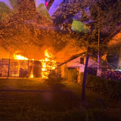 Garagenbrand in Himbach: Unterstand brennt in voller Ausdehnung