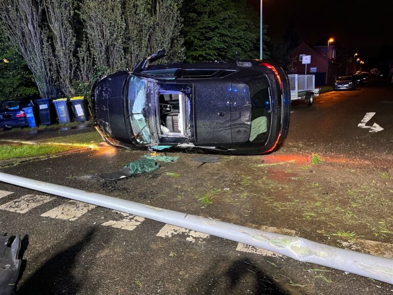 Unfall auf der Moerser Straße in Duisburg
