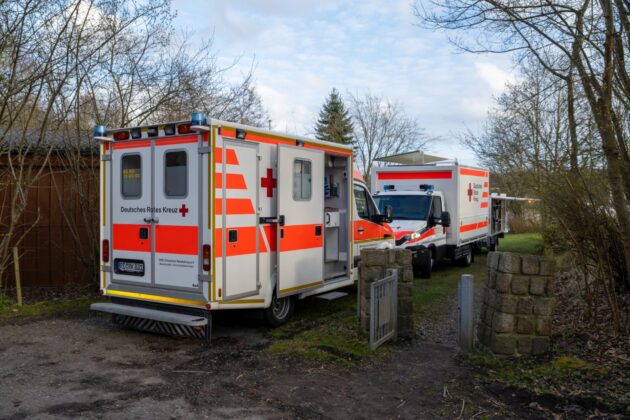 Einsatz am Büdelsdorfer Yacht Club: Katamaran droht zu sinken