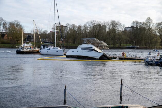 Einsatz am Büdelsdorfer Yacht Club: Katamaran droht zu sinken