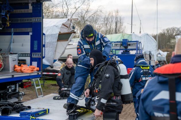 Einsatz am Büdelsdorfer Yacht Club: Katamaran droht zu sinken