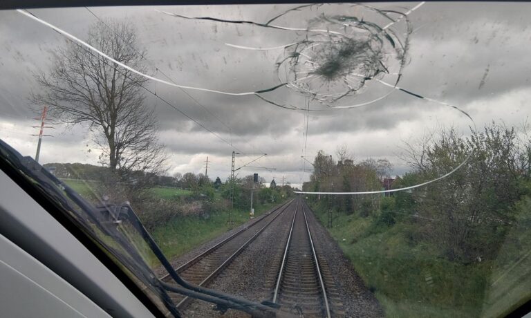 ICE-Anschlag bei Osnabrück: Flaschenwurf auf Schnellzug