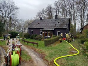 U-Bahn-Unglück in Frankfurt-Riederwald: Lkw-Fahrer eingeklemmt